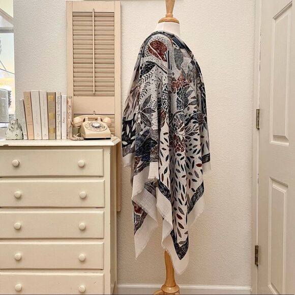 Oversized Square Lightweight Blanket Scarf, Artsy Floral Print, NWT, 53”… - Picture 6 of 14